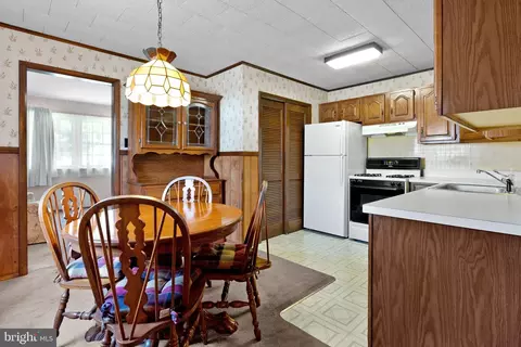 908 Stephen Ave, Croydon, PA 19021 photo 5