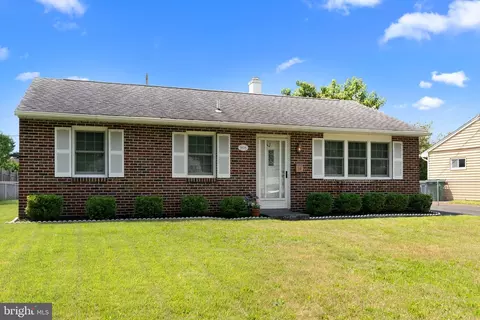 908 Stephen Ave, Croydon, PA 19021