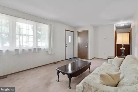 908 Stephen Ave, Croydon, PA 19021 photo 3