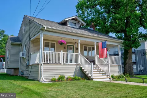 52 E Trenton Ave, Morrisville, PA 19067