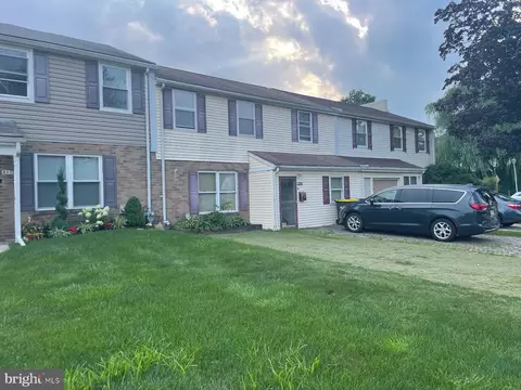 3358 Donallen Dr, Bensalem, PA 19020