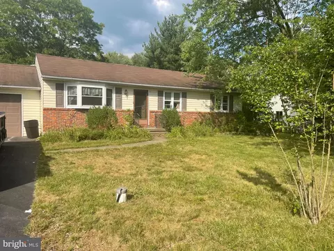 1113 W Schwenk Mill Rd, Perkasie, PA 18944