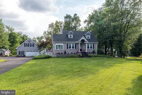 2426 Park Rd, Warrington, PA 18976