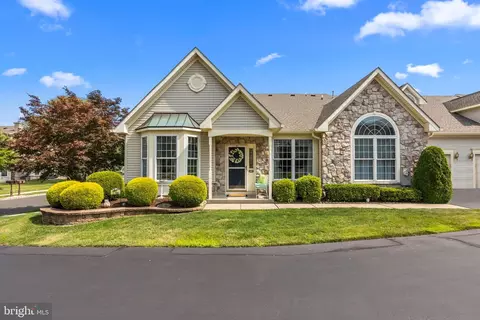 237 Sugarberry Ln, Langhorne, PA 19047