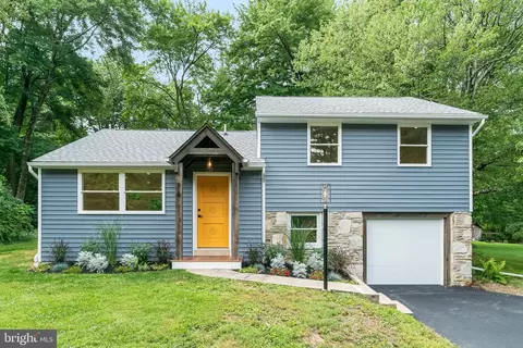 74 Schoolhouse Rd, Chalfont, PA 18914