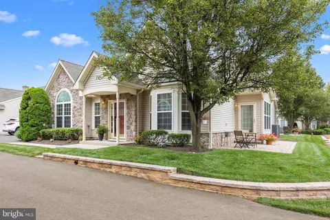 272 Shady Brook Dr #254, Langhorne, PA 19047