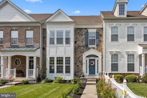 181 Pipers Inn Dr, Fountainville, PA 18923