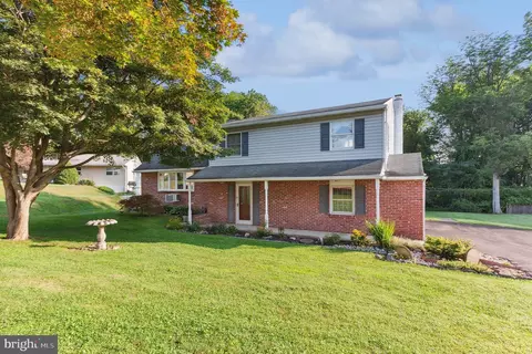 56 N Westview Ave, Feasterville Trevose, PA 19053
