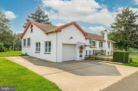 1877 Hulmeville Rd, Bensalem, PA 19020