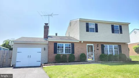 1450 Ravenview Pl, Bensalem, PA 19020