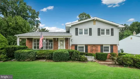 116 Hedgerow Dr, Morrisville, PA 19067
