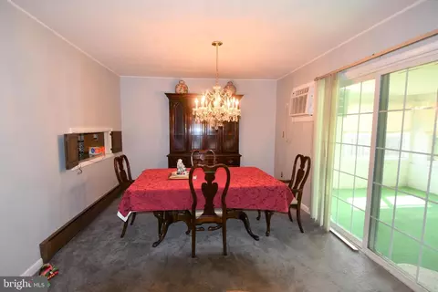 9 Hydrangea Rd, Levittown, PA 19056 photo 6