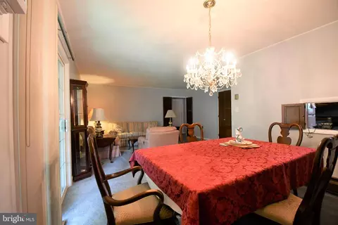 9 Hydrangea Rd, Levittown, PA 19056 photo 7