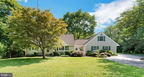 967 Cherry Ln, Newtown, PA 18940