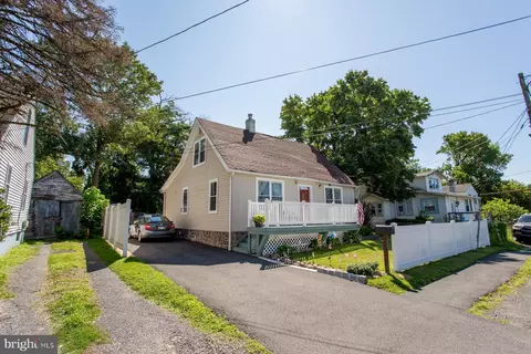 321 Cedar Ave, Croydon, PA 19021