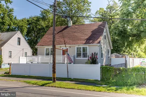 321 Cedar Ave, Croydon, PA 19021 photo 4