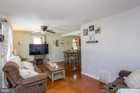 321 Cedar Ave, Croydon, PA 19021 photo 12