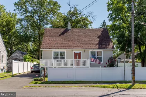 321 Cedar Ave, Croydon, PA 19021 photo 3