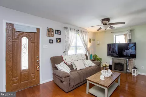 321 Cedar Ave, Croydon, PA 19021 photo 10