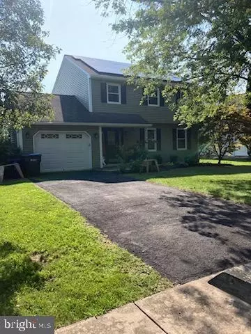 203 Pennwood Dr, Richlandtown, PA 18955
