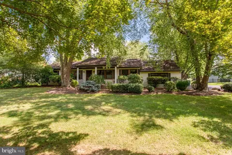 235 N Shady Retreat Rd, Doylestown, PA 18901