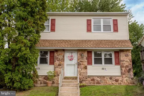 121-221 Hunter Way, Chalfont, PA 18914