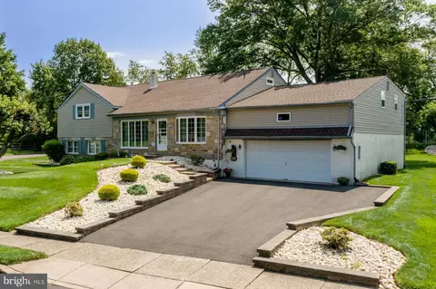 865 Worthington Dr, Warminster, PA 18974