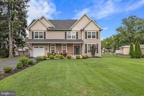 959 Ashton Rd, Bensalem, PA 19020