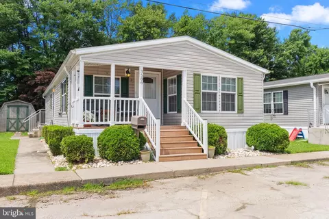 3586 Iris Ave, Feasterville Trevose, PA 19053