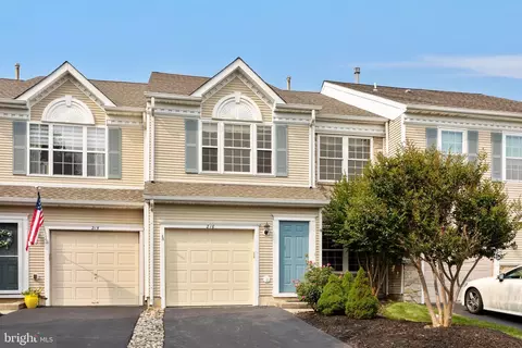 216 Mulberry Pl, Newtown, PA 18940