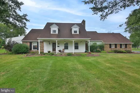 2348 Oakfield Rd, Warrington, PA 18976