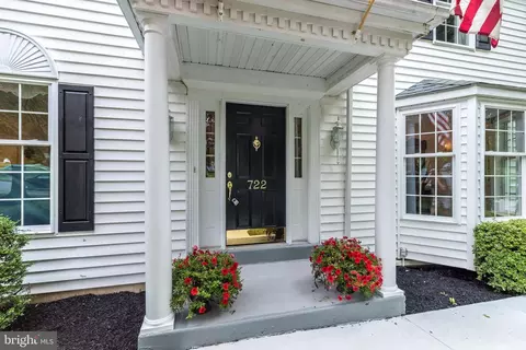 722 Shadywood Dr, Perkasie, PA 18944