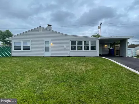 344 Blue Ridge Dr, Levittown, PA 19057