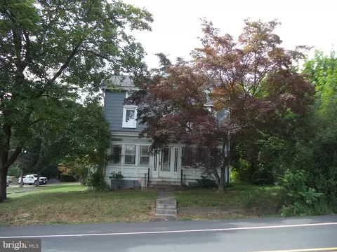 39 Hilltown Pike, Line Lexington, PA 18932