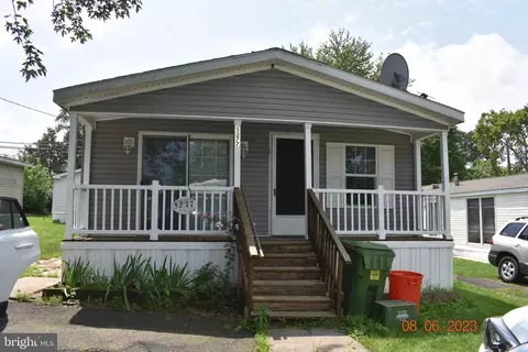 5277 Winterberry Dr, Doylestown, PA 18902