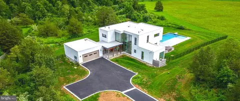 1375 Pebble Hill Rd, Doylestown, PA 18901