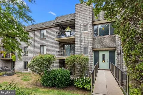 227 E Village Rd, Southampton, PA 18966