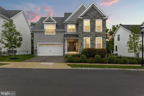 7 Pettits Bridge Rd, Jamison, PA 18929