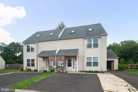 130 Sandybrook Dr, Langhorne, PA 19047