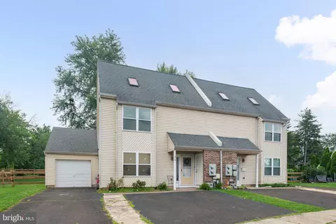134 Sandybrook Dr, Langhorne, PA 19047