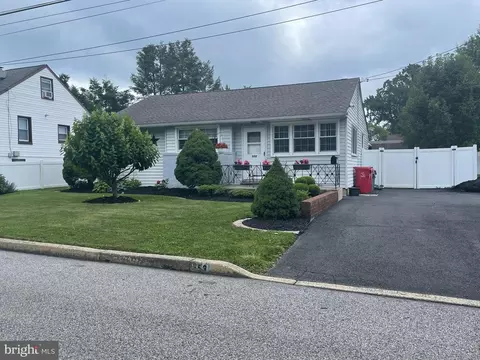 558 8th Ave, Warminster, PA 18974