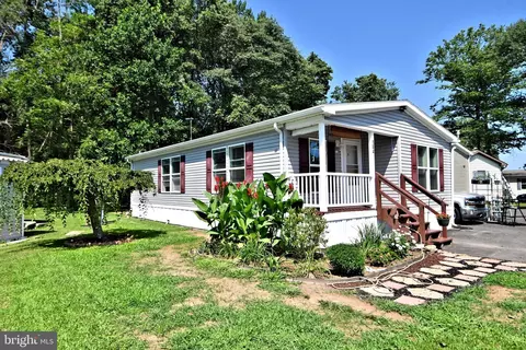 184 Maple Dr, Quakertown, PA 18951