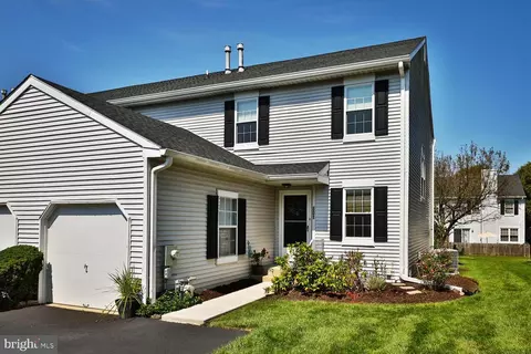 801 Sand Wedge Ct, Warrington, PA 18976