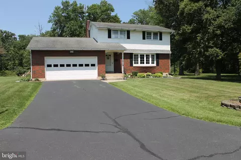 433 N Penrose St, Quakertown, PA 18951
