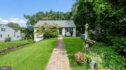 113 Frost Ln, Newtown, PA 18940