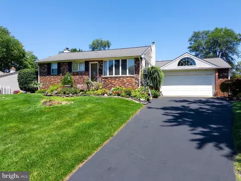 2058 Terrace Dr, Feasterville Trevose, PA 19053