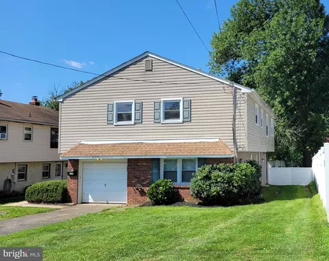 870 Simons Ave, Bensalem, PA 19020