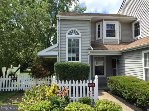 627 Rose Hollow Dr # B, Yardley, PA 19067