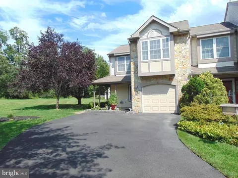 31 Sassafras Cir, Newtown, PA 18940