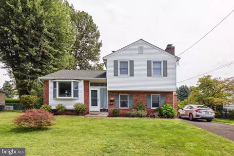 879 Jeffrey Ln, Langhorne, PA 19047